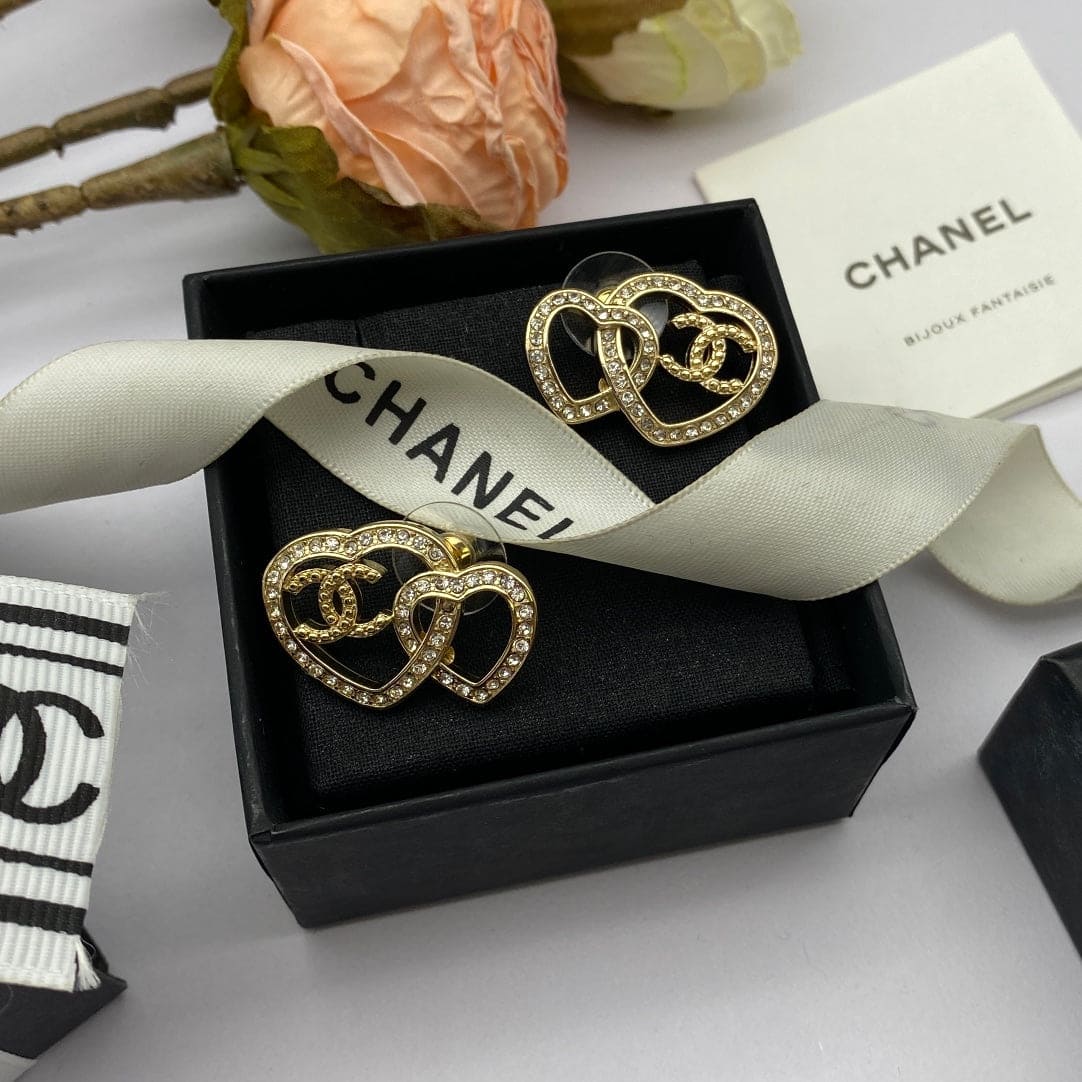 18K  Chanel Heart Diamonds Earrings